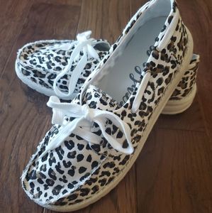 6-10 Authentic Gypsy Jazz White/Tan Leopard Shoes